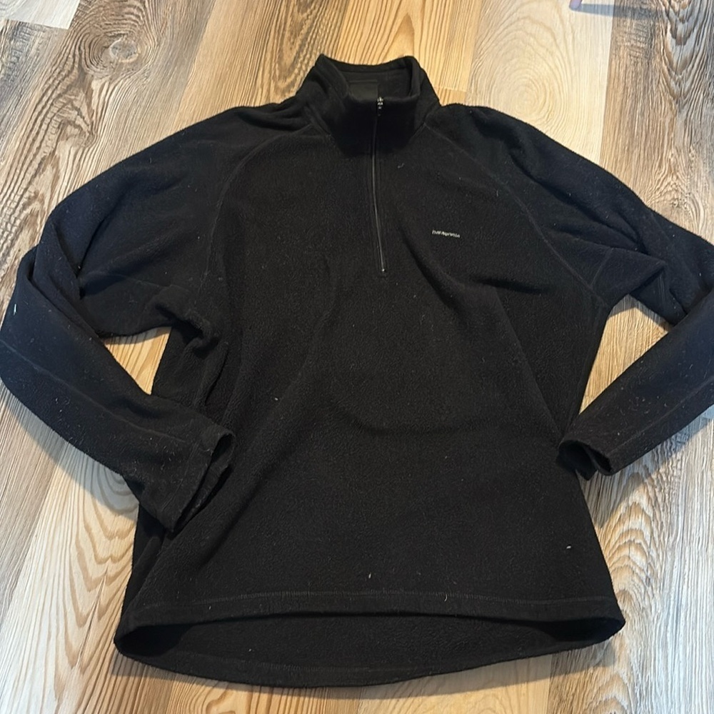 Patagonia men’s black quarter zip fleece